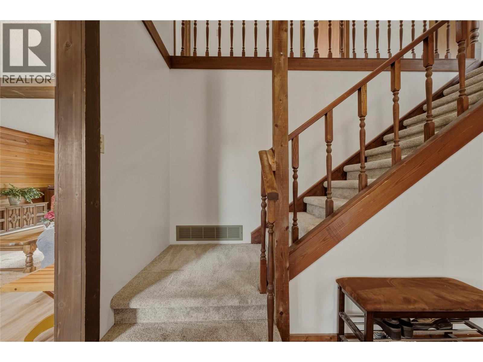 7603 De Jong Drive, Coldstream