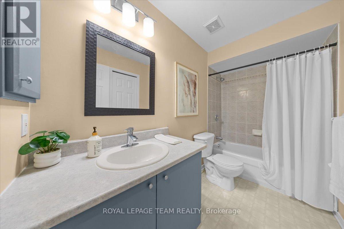 3 Bed, 3 Bath House for Sale in Ottawa – 115 FAIRLOP WAY, Ottawa – MLS# X13627468 - Image 25