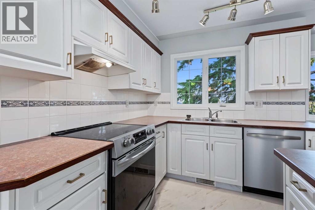 128 22 Avenue NW - 12