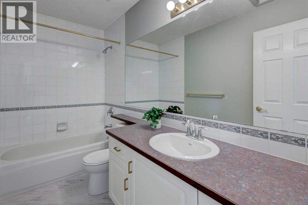 128 22 Avenue NW - 24