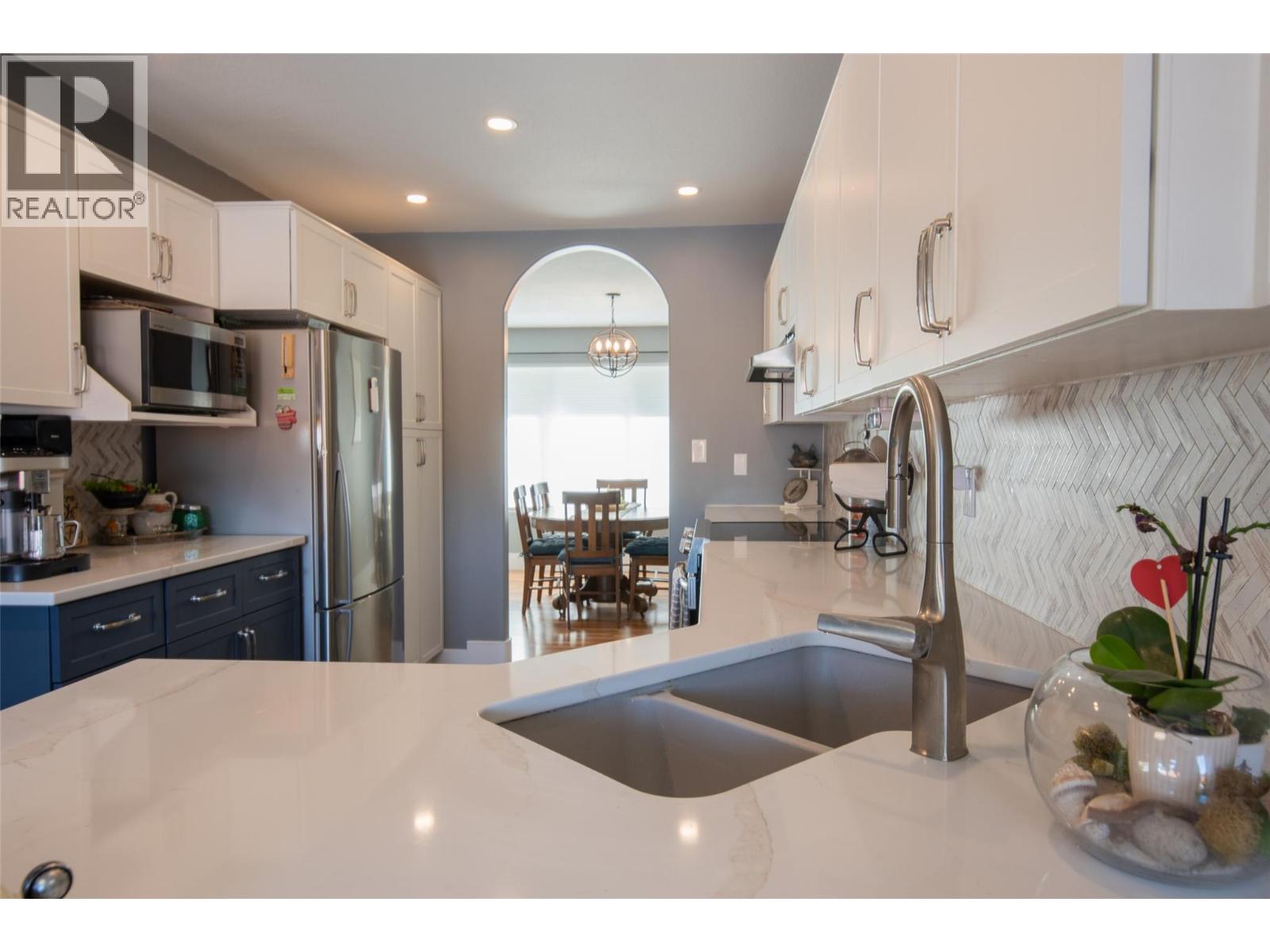 11414 Adams Avenue, Summerland