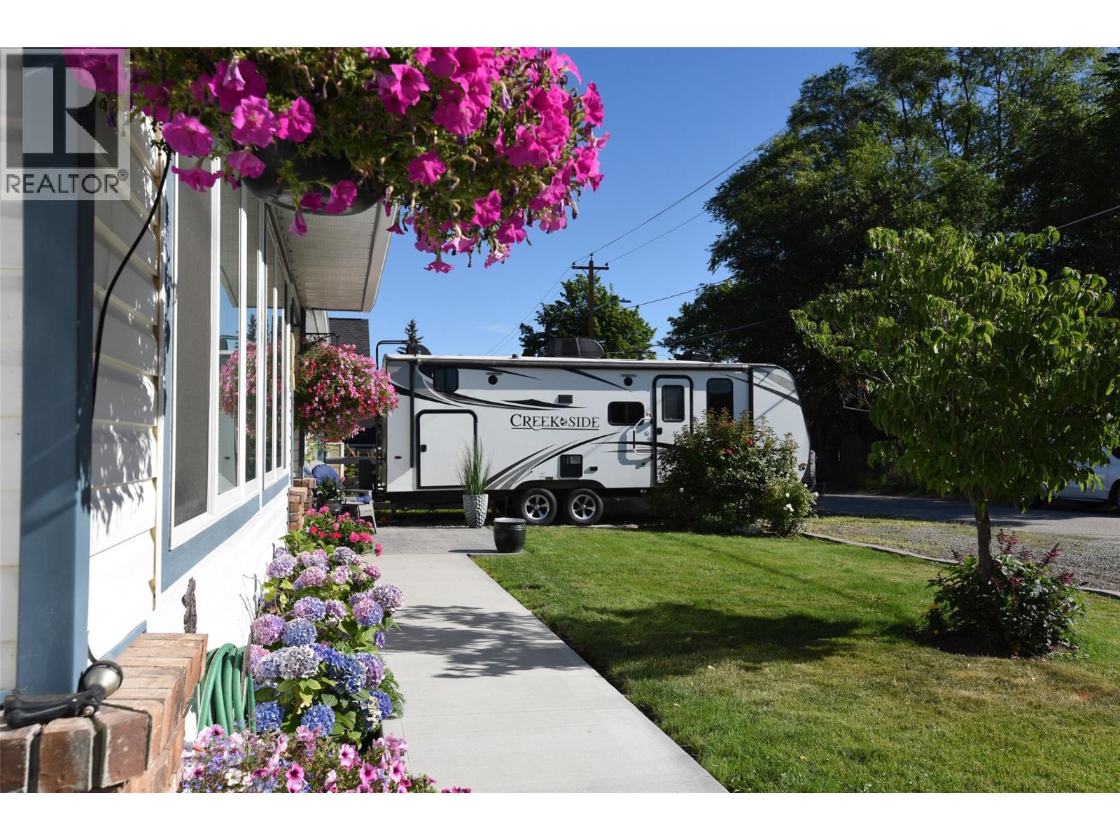 11414 Adams Avenue, Summerland