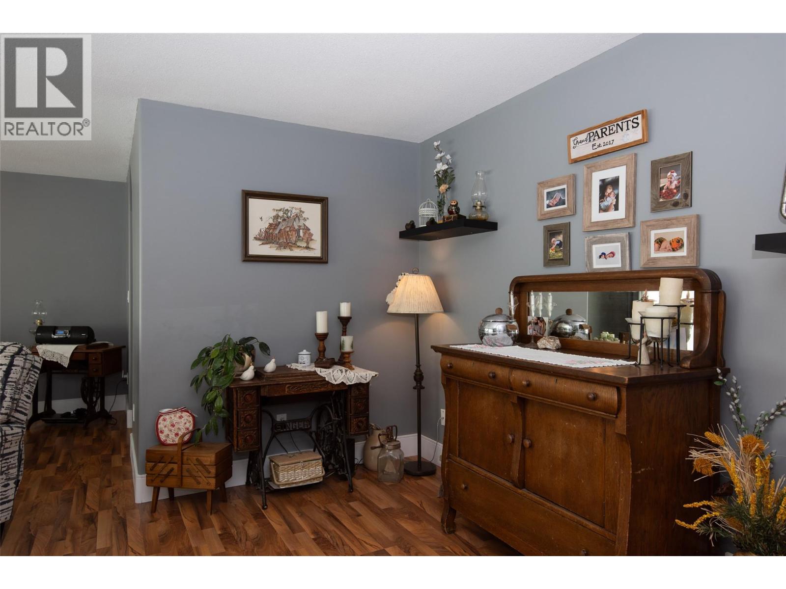 11414 Adams Avenue, Summerland