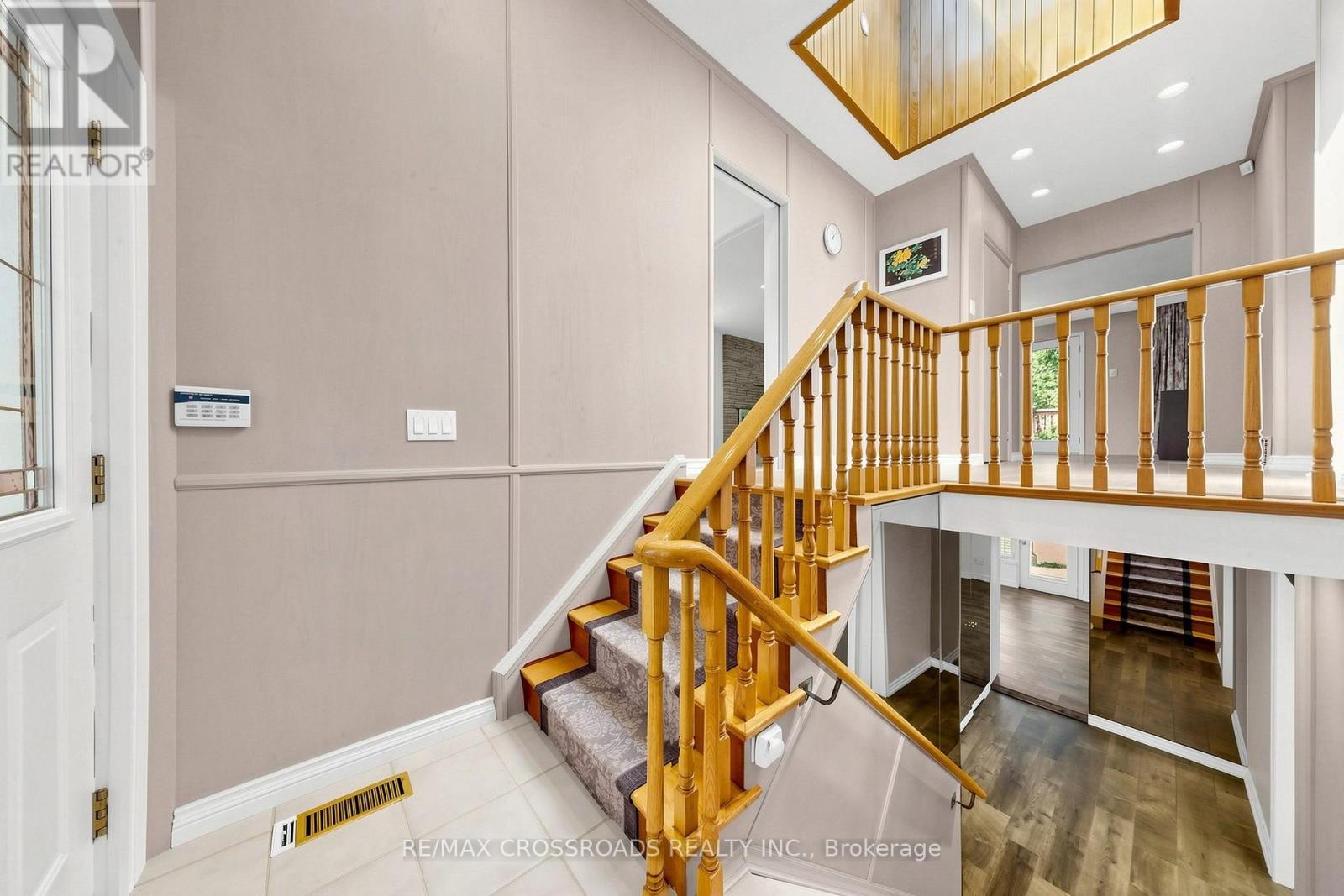 15 ALAMOSA DRIVE - 10