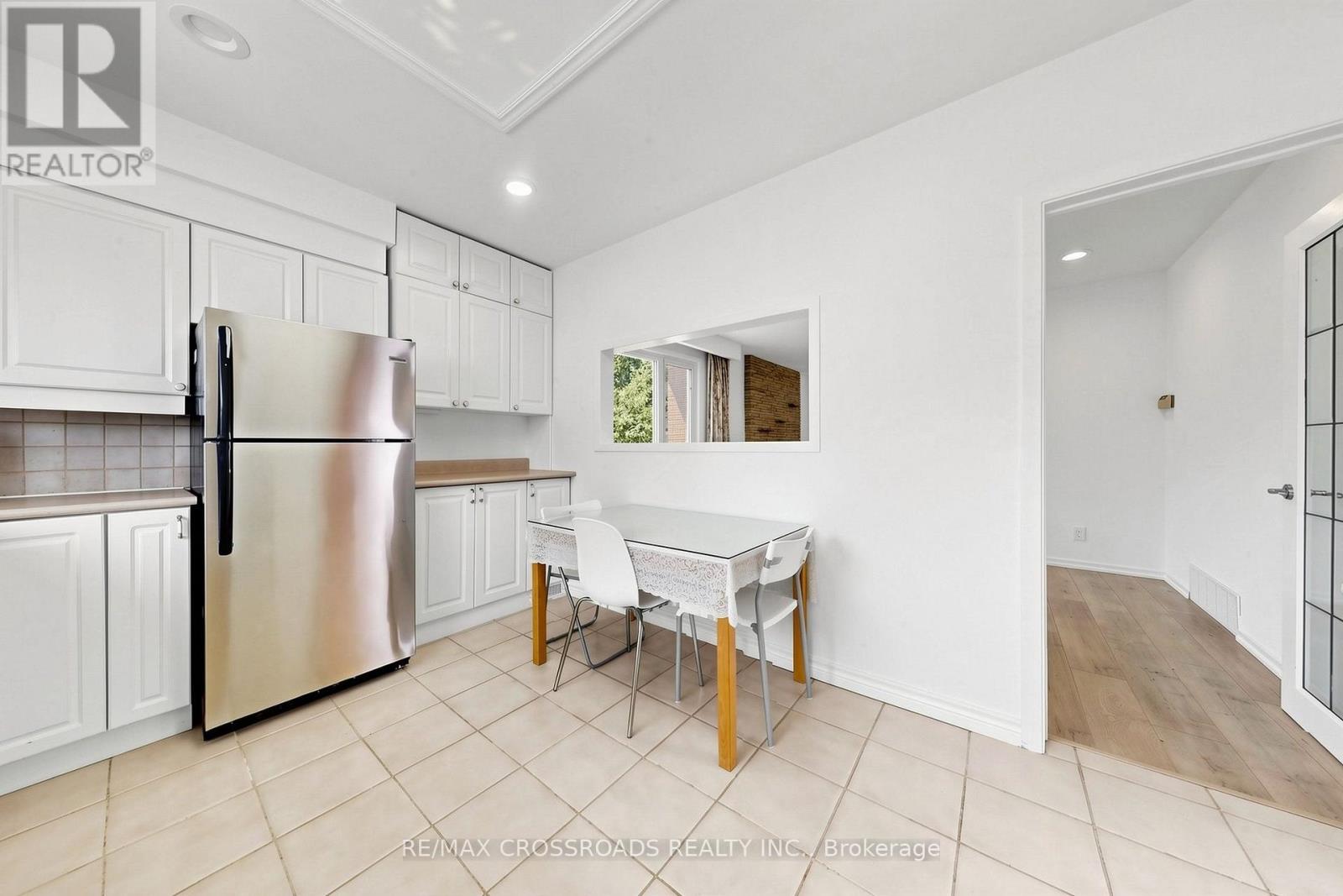 15 ALAMOSA DRIVE - 19
