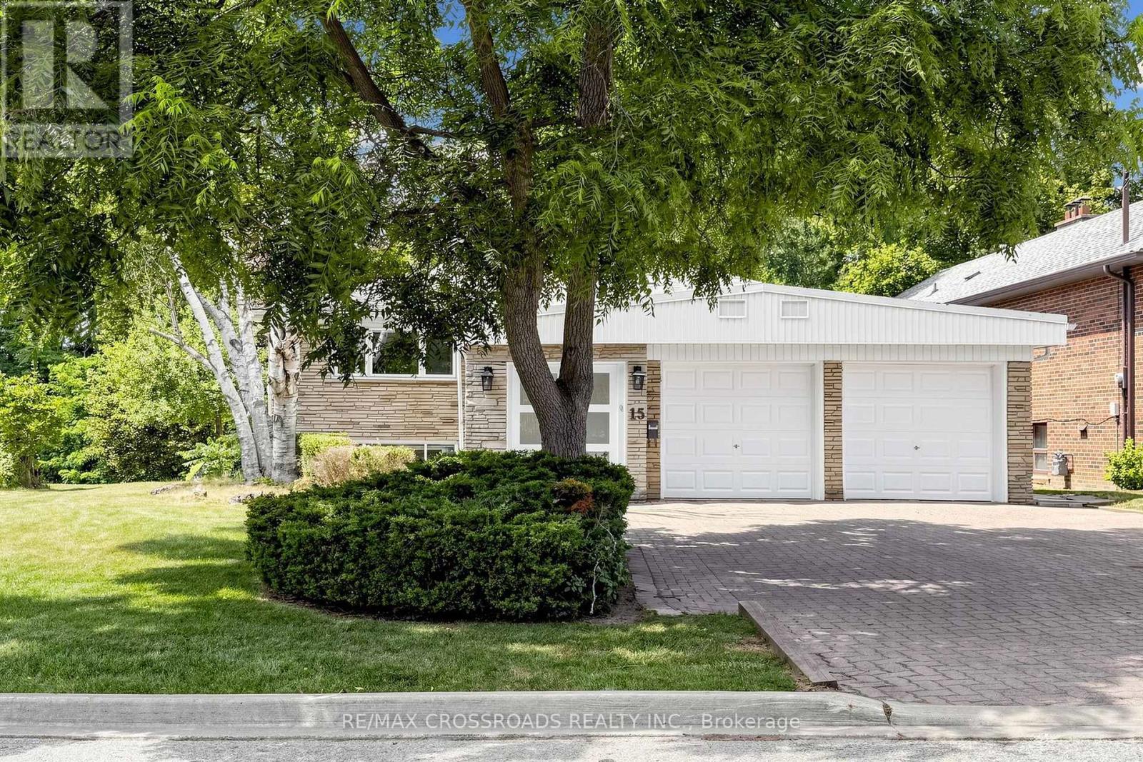 15 ALAMOSA DRIVE - 2