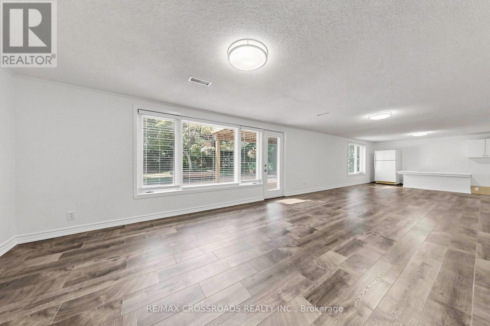 15 ALAMOSA DRIVE - 30