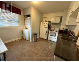 Bathroom - Unit 1 - 220 Rosedale Drive, Whitby, ON L1N1Z3 Photo 6