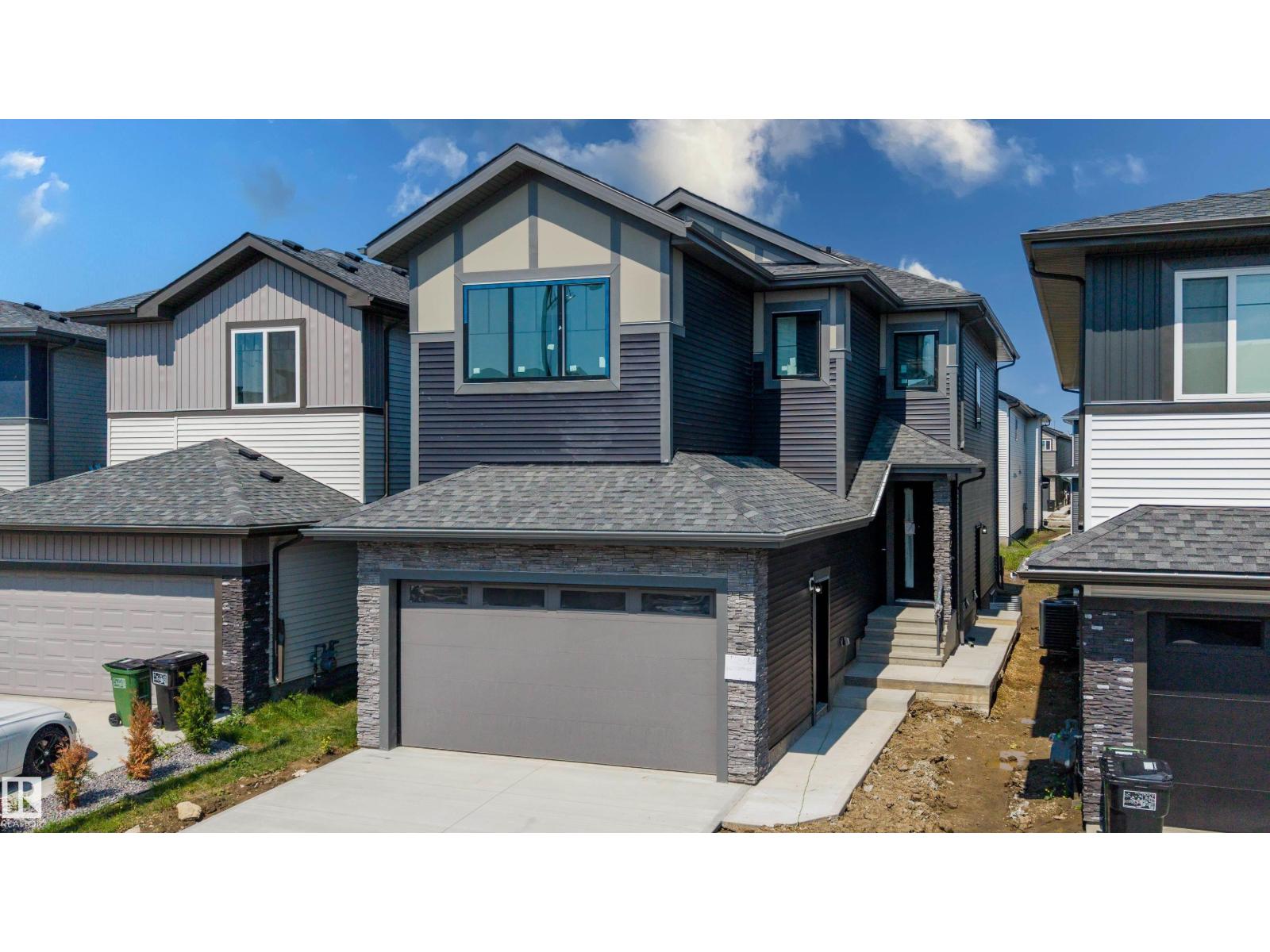 8728 182 AV NW, Klarvatten, Edmonton photo 1