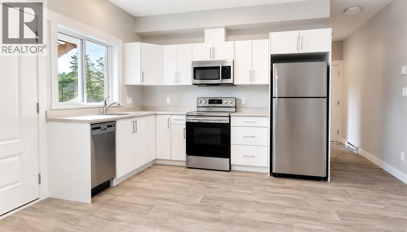 3568 Honeycrisp Ave - 33