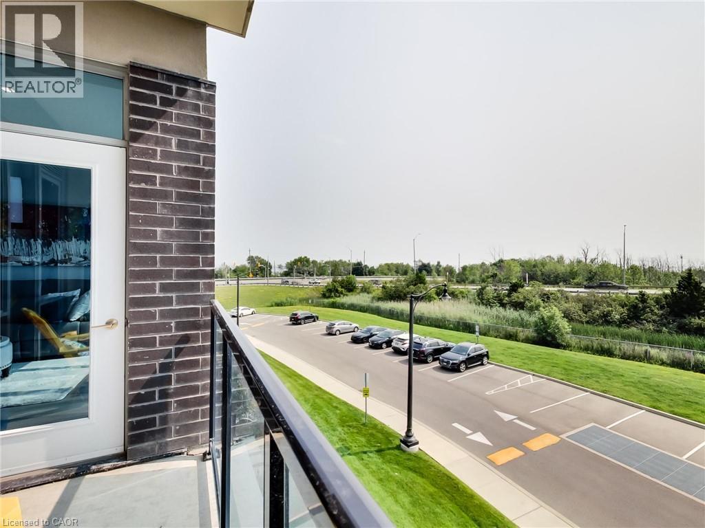 #318 16 CONCORD Place - Image 31