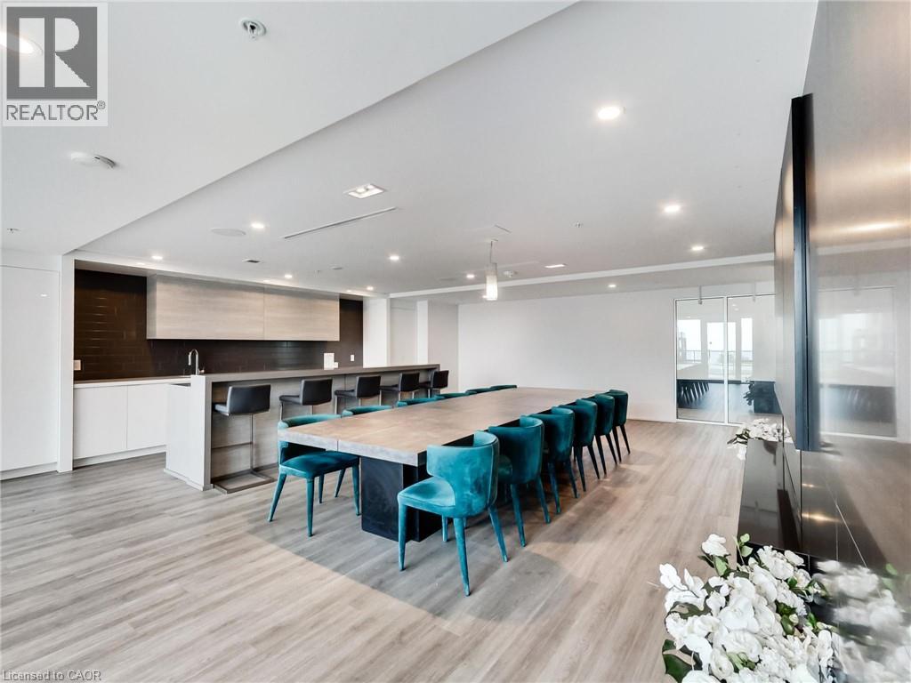 #318 16 CONCORD Place - Image 41