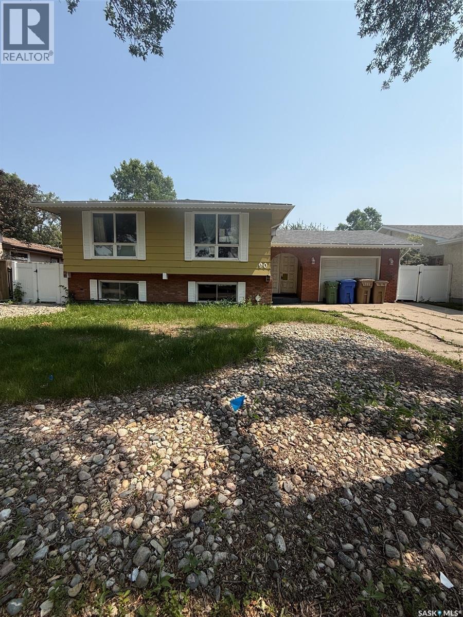 90 Marquis CRESCENT - 1