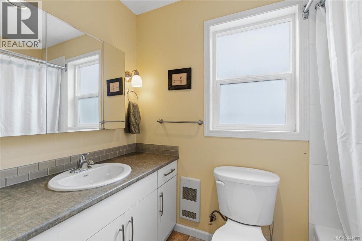 2212 Burgoyne Rd, Coombs