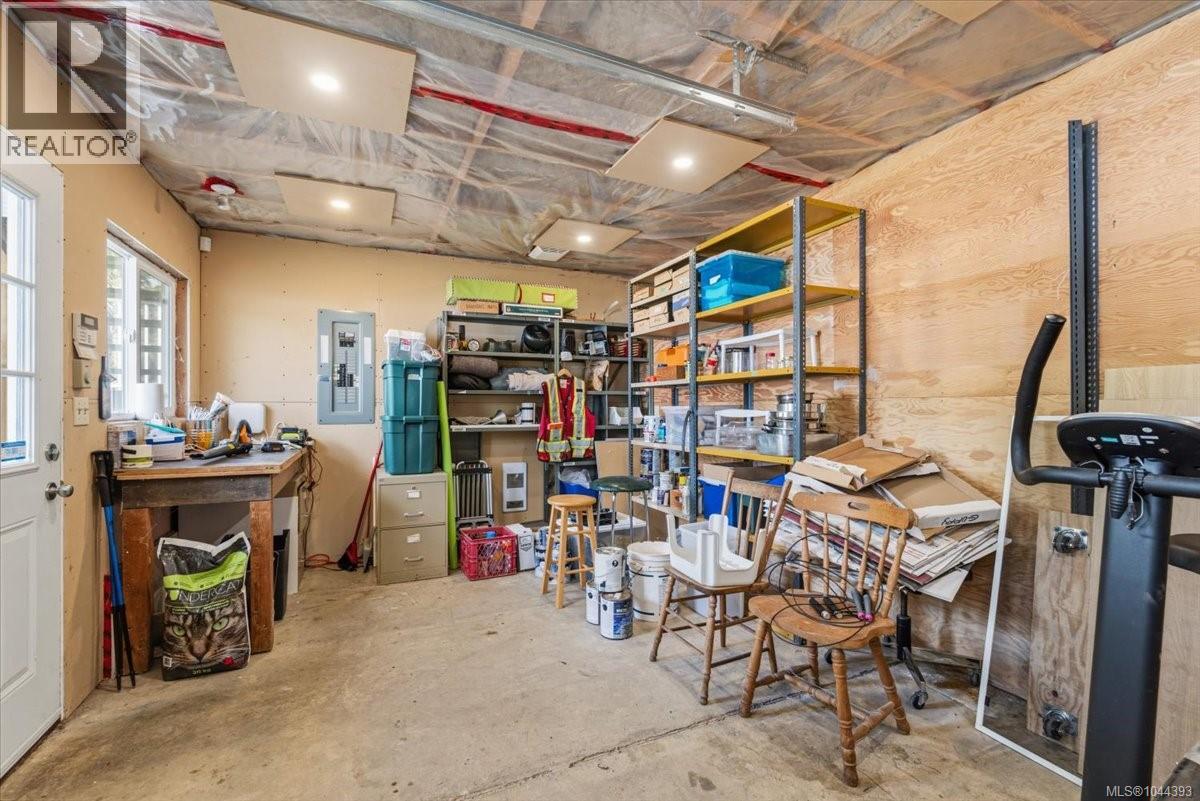 2212 Burgoyne Rd - 24