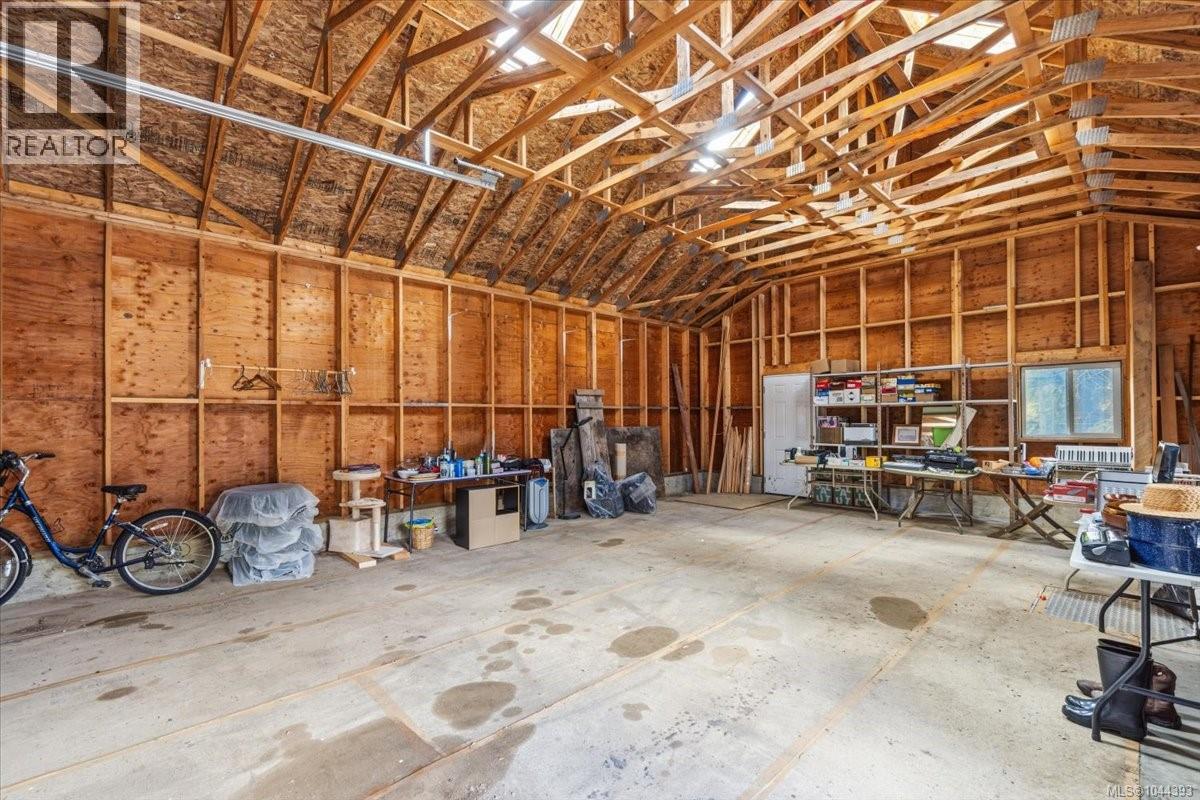 2212 Burgoyne Rd, Coombs