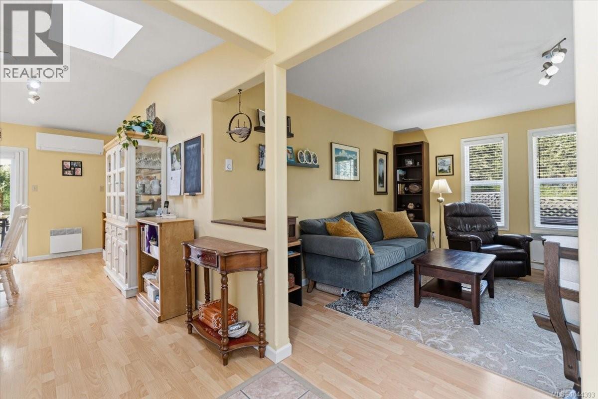 2212 Burgoyne Rd, Coombs