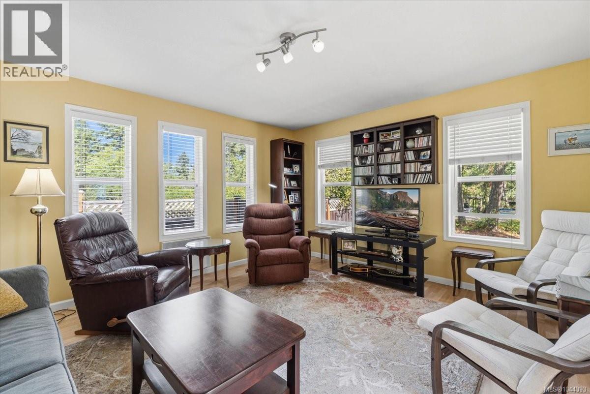 2212 Burgoyne Rd, Coombs