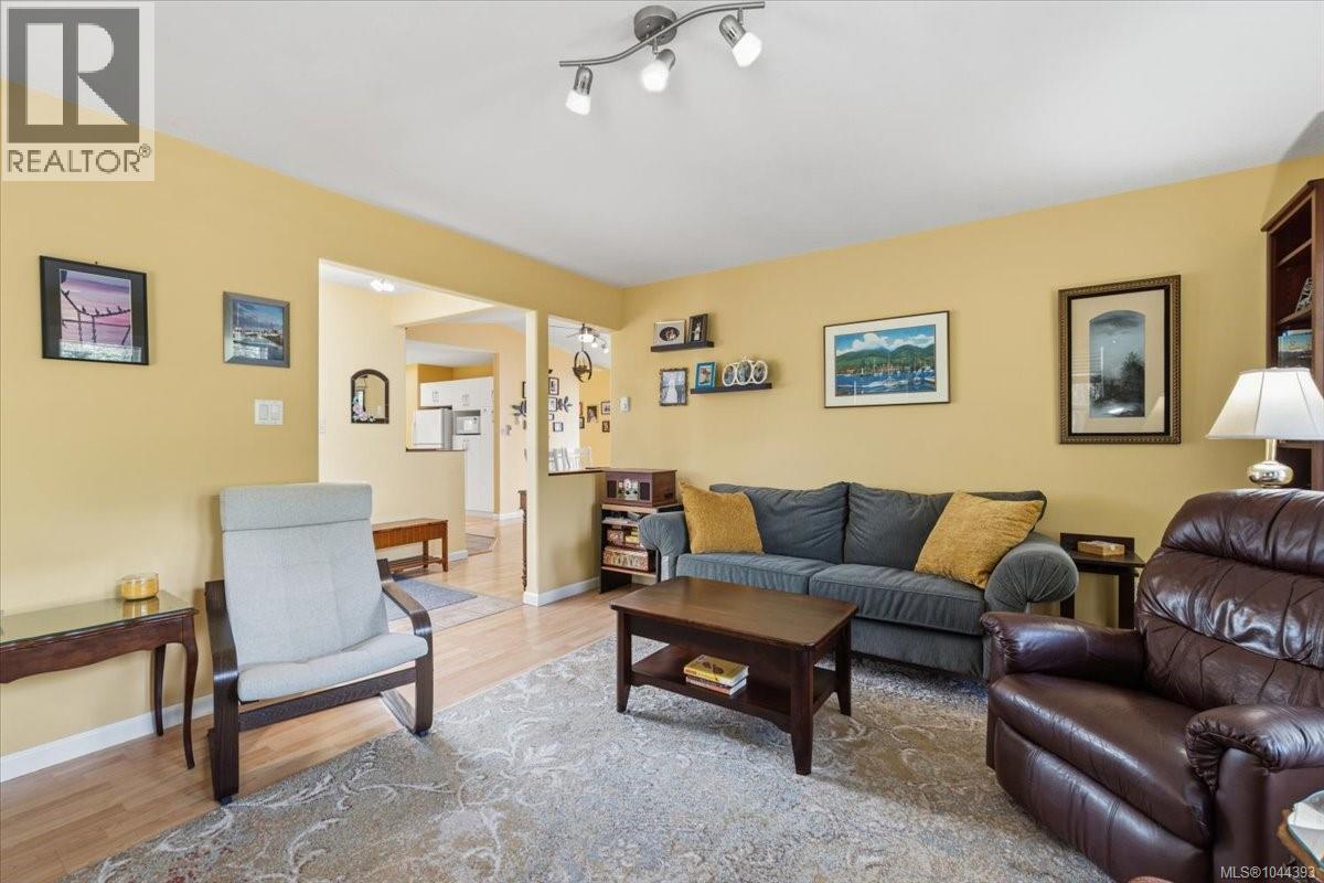 2212 Burgoyne Rd, Coombs