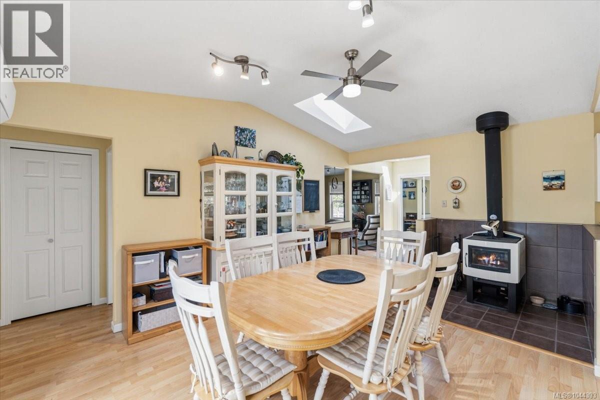 2212 Burgoyne Rd, Coombs