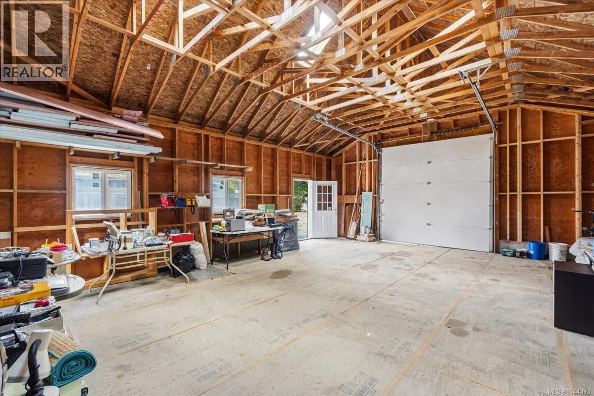 2212 Burgoyne Rd - 27