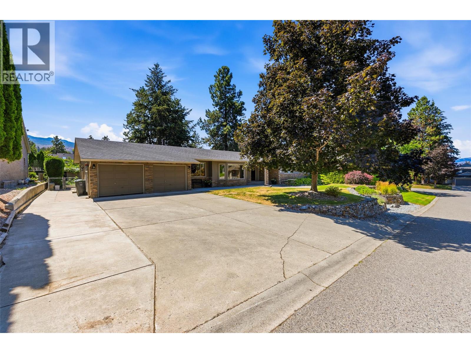 557 Vintage Terrace Court, Kelowna