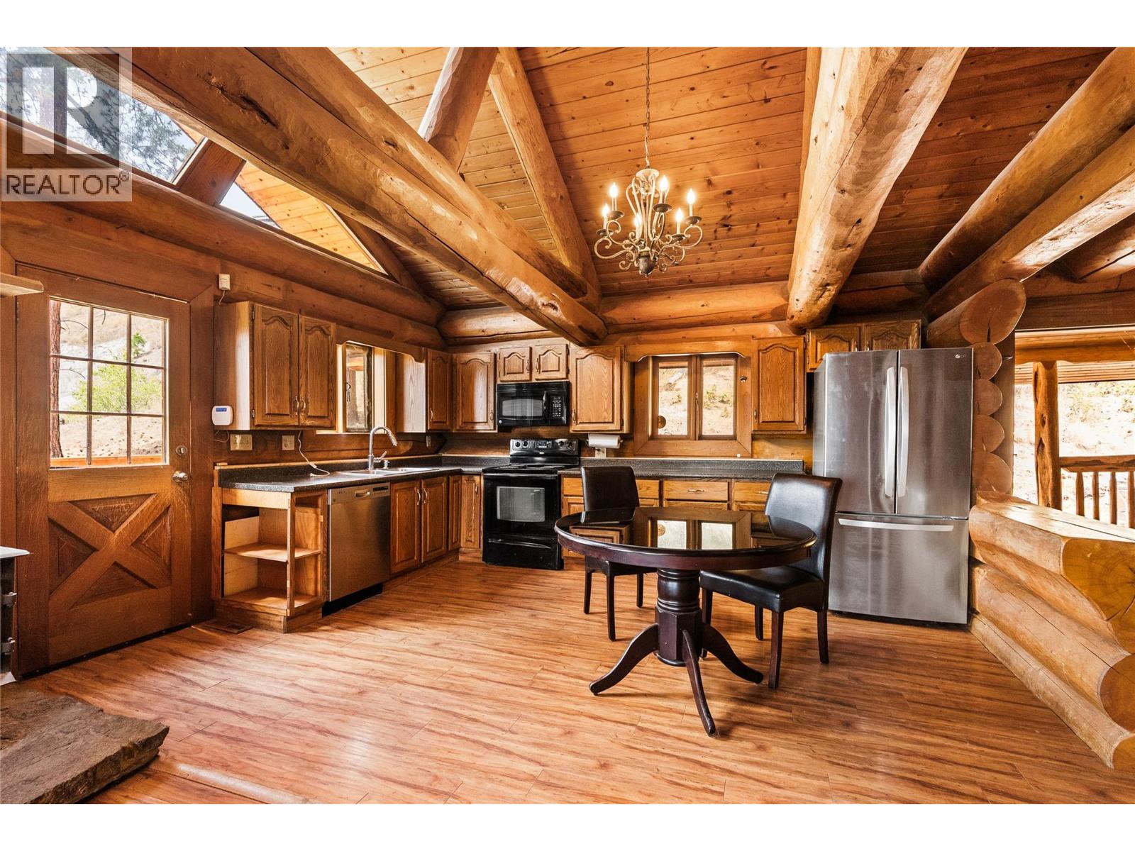 5876 Victoria Street, Peachland