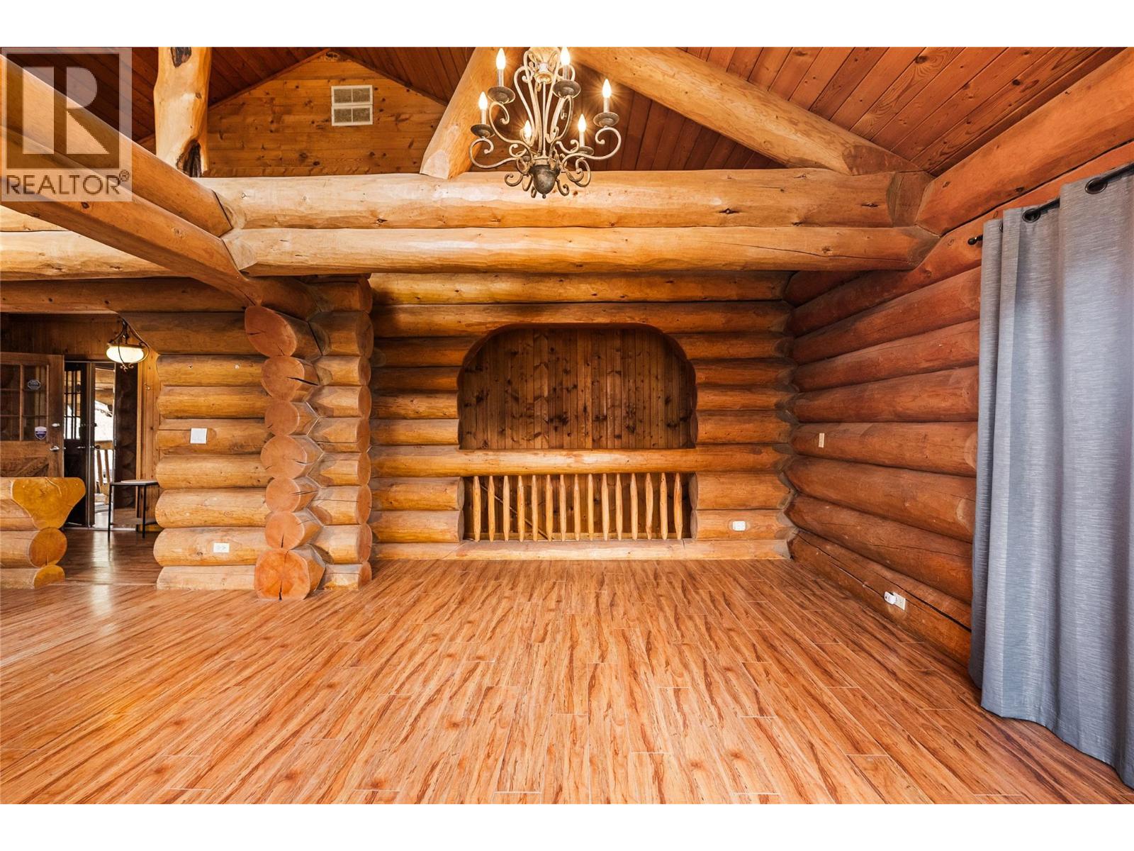 5876 Victoria Street, Peachland