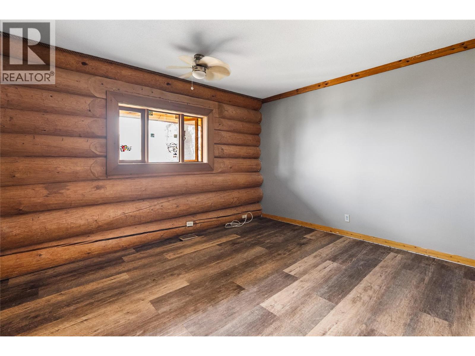 5876 Victoria Street, Peachland