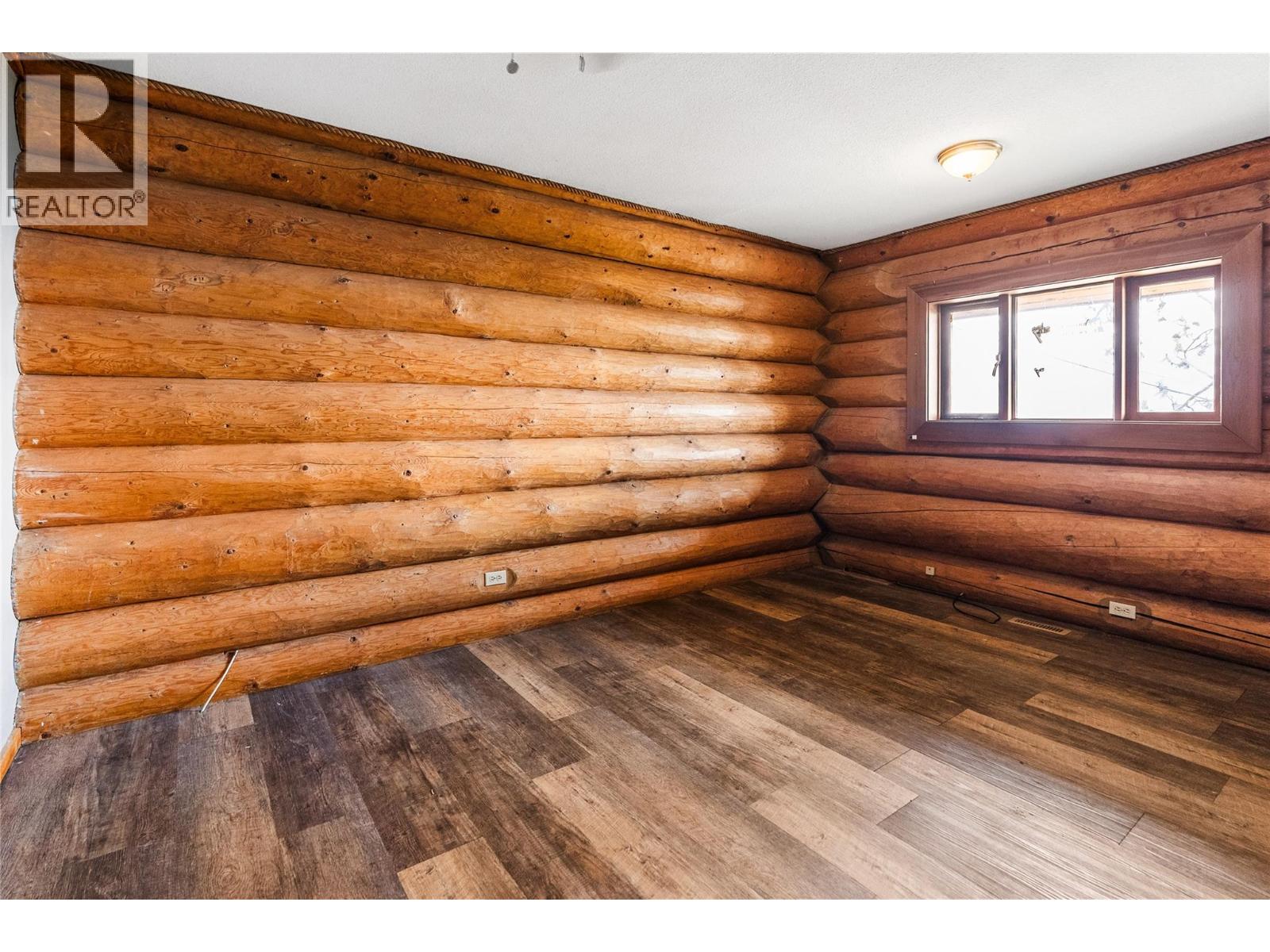 5876 Victoria Street, Peachland
