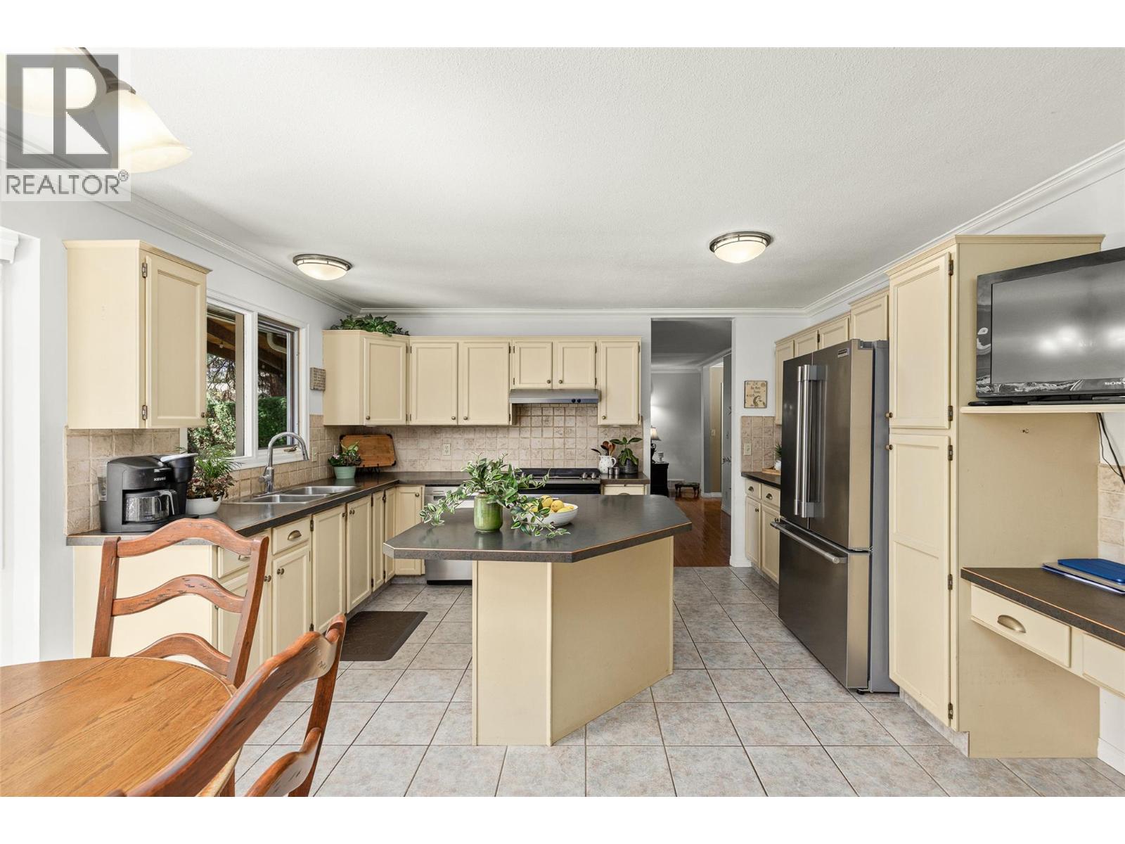 557 Vintage Terrace Court, Kelowna