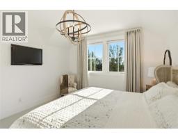 4588 Sallows Road, Kelowna, BC V1W4C2 Photo 31
