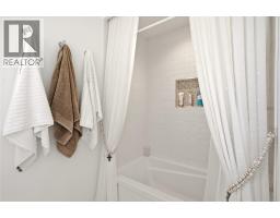 4588 Sallows Road, Kelowna, BC V1W4C2 Photo 33
