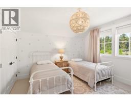 4588 Sallows Road, Kelowna, BC V1W4C2 Photo 34