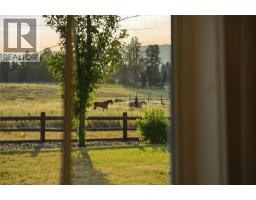 4588 Sallows Road, Kelowna, BC V1W4C2 Photo 41