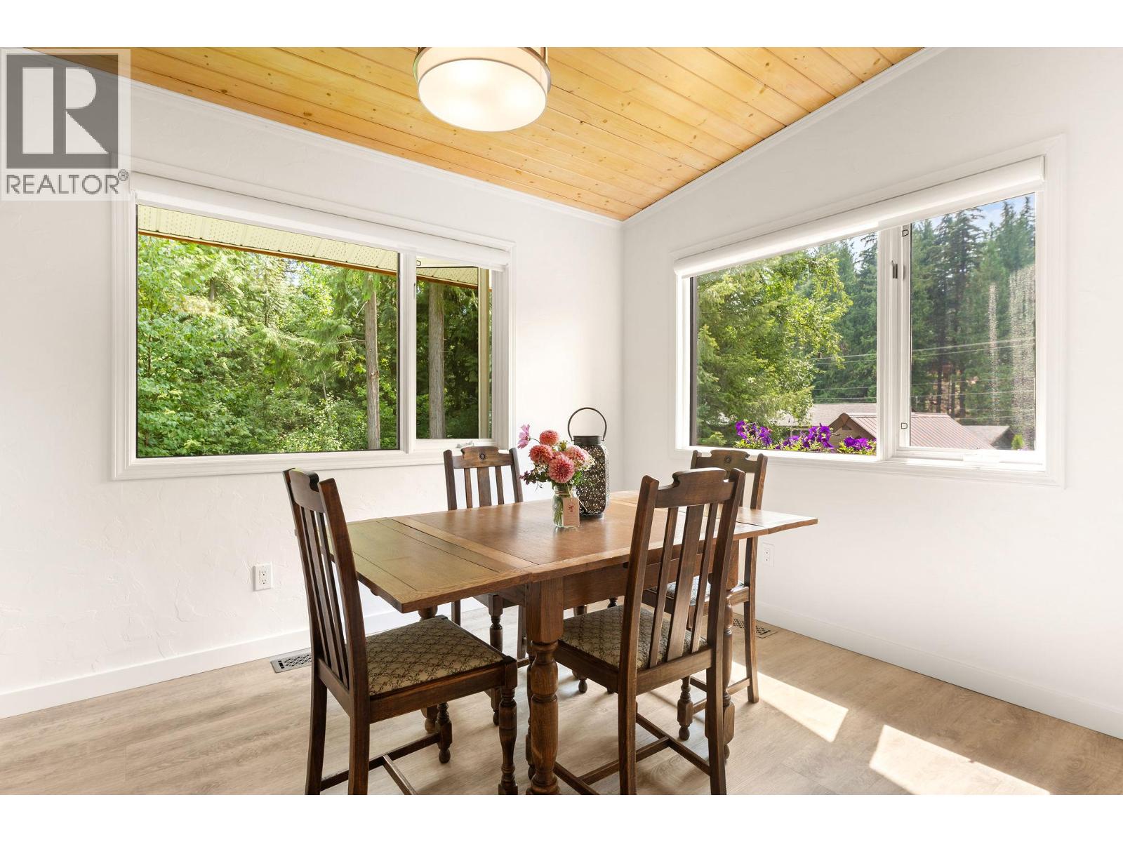 1587 Pratico Road, Revelstoke