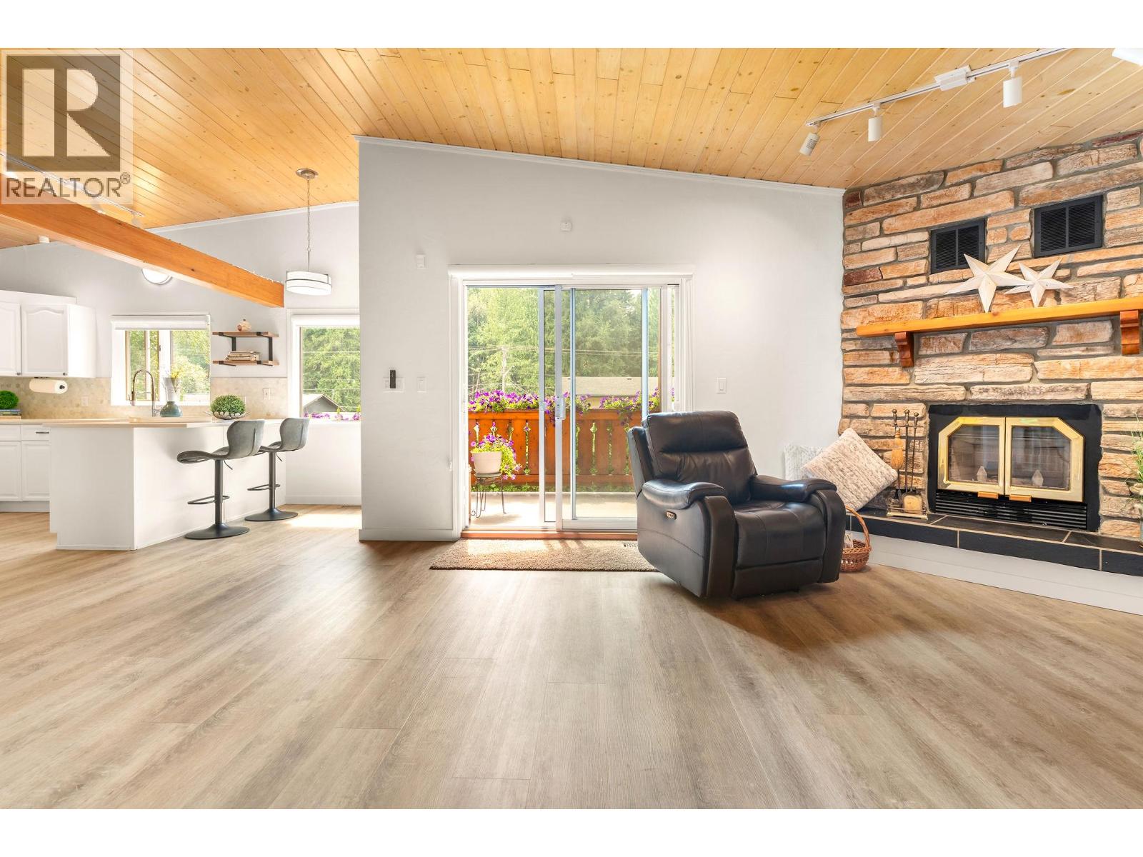 1587 Pratico Road, Revelstoke