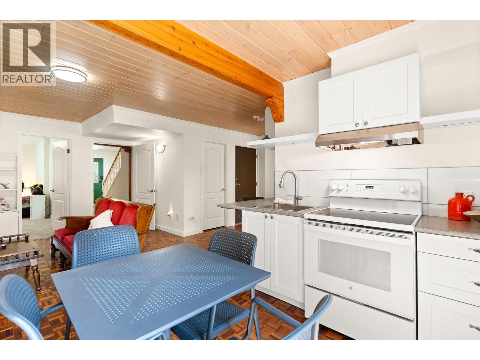 1587 Pratico Road, Revelstoke