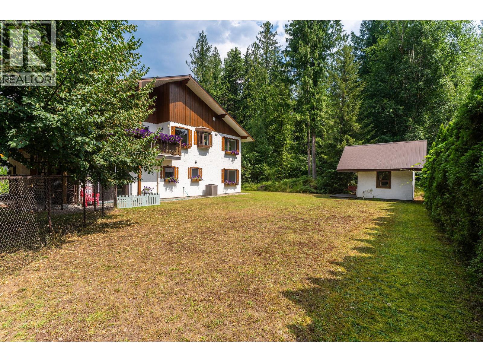 1587 Pratico Road, Revelstoke