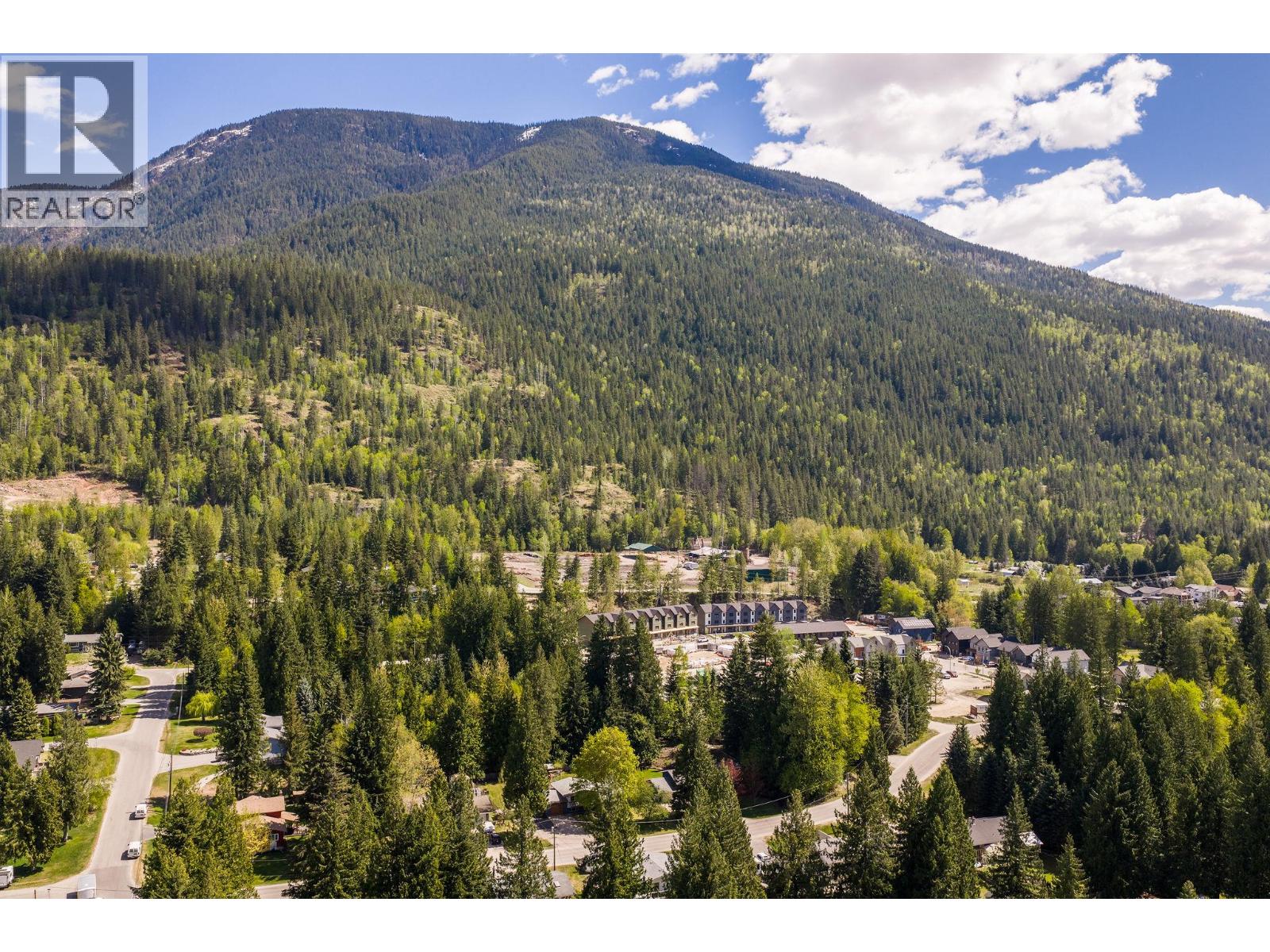 1587 Pratico Road, Revelstoke