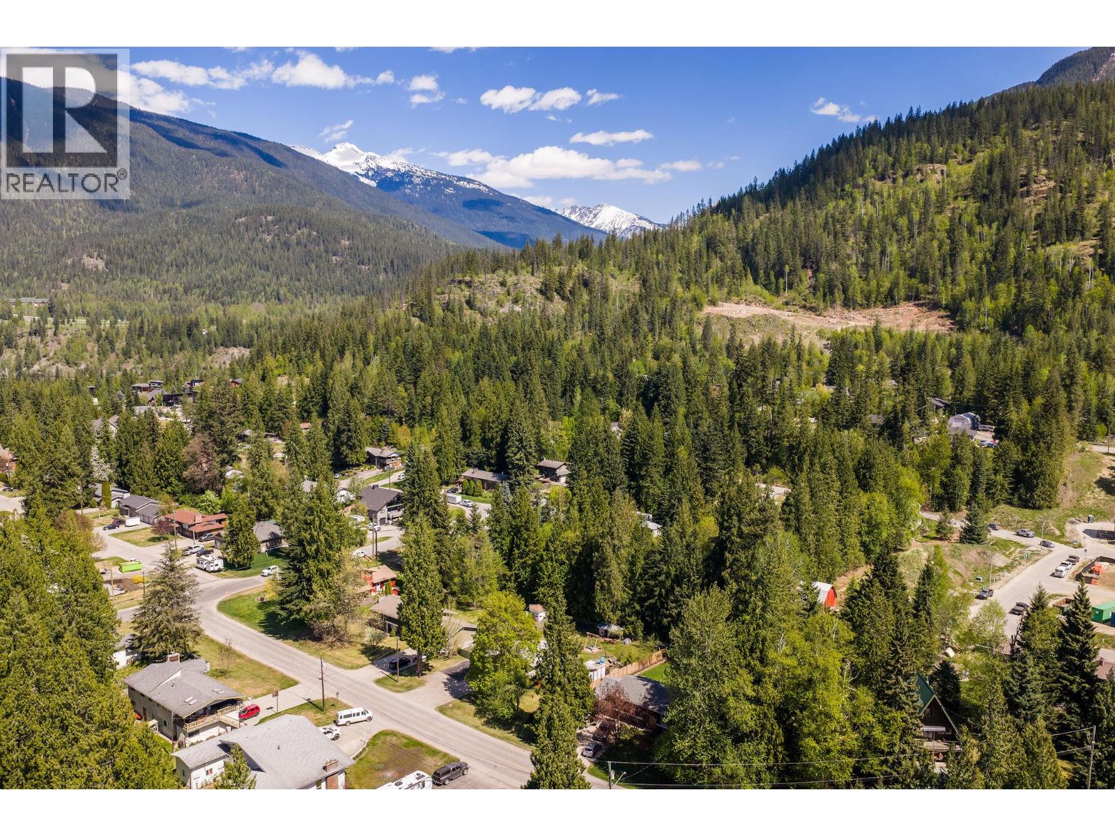 1587 Pratico Road, Revelstoke