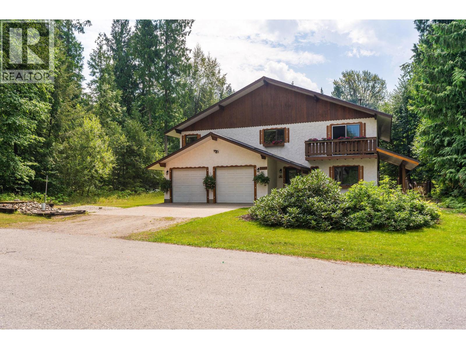 1587 Pratico Road, Revelstoke