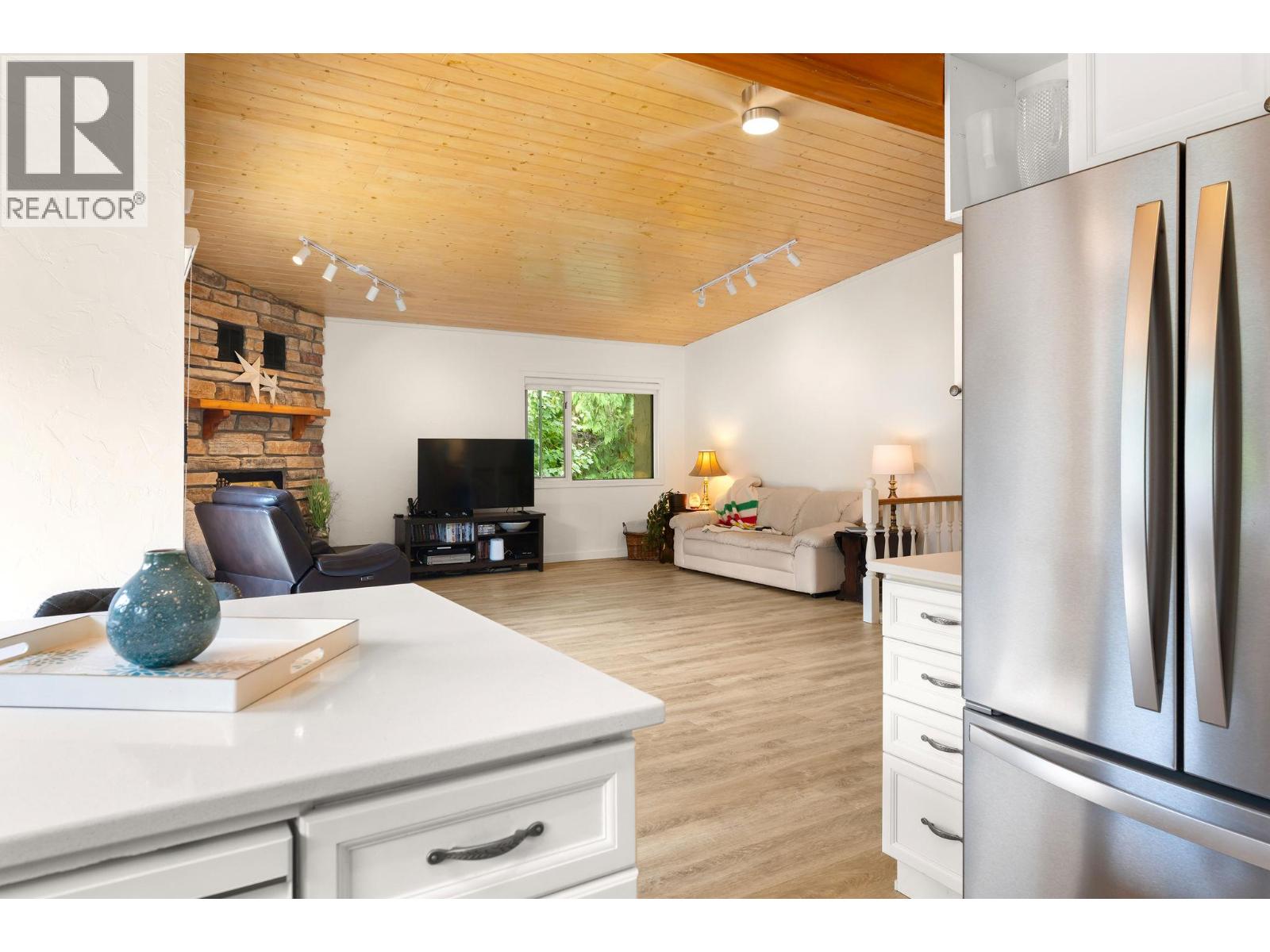 1587 Pratico Road, Revelstoke