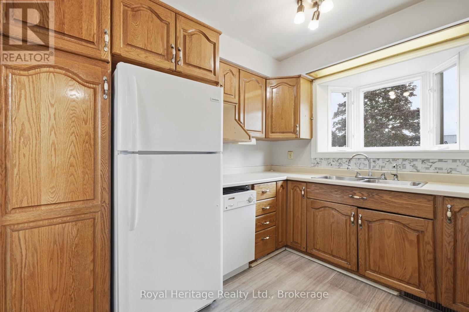 56 FIFTH AVENUE - 15