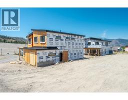 Mud room - 126 Deer Place, Penticton, BC V2A0J8 Photo 10