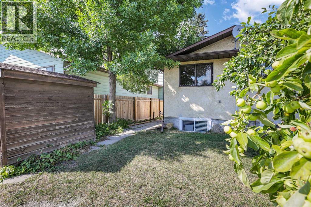 6 Jensen Crescent NE - Image 38