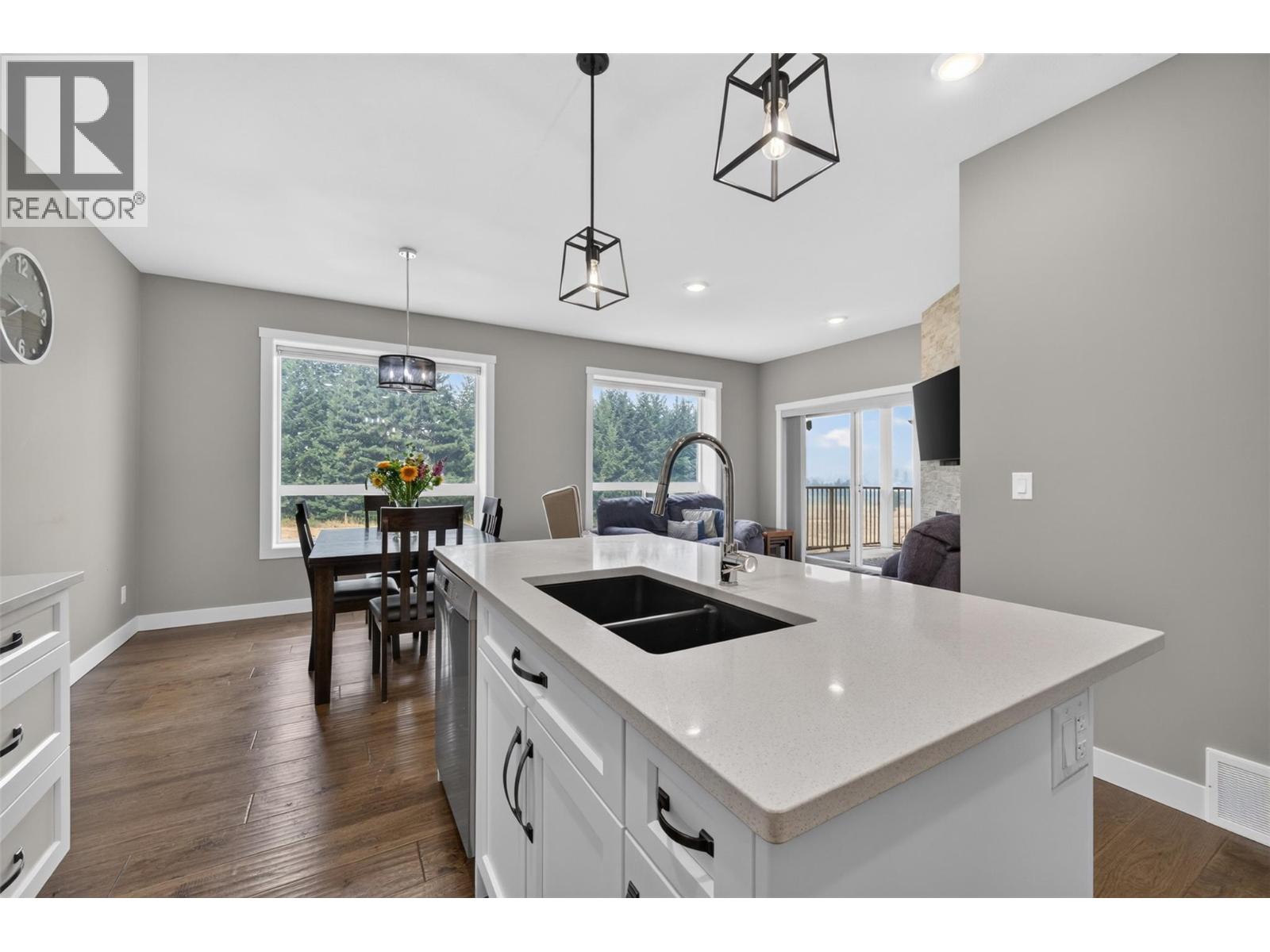 1791 10 Street SW Unit# 27, Salmon Arm