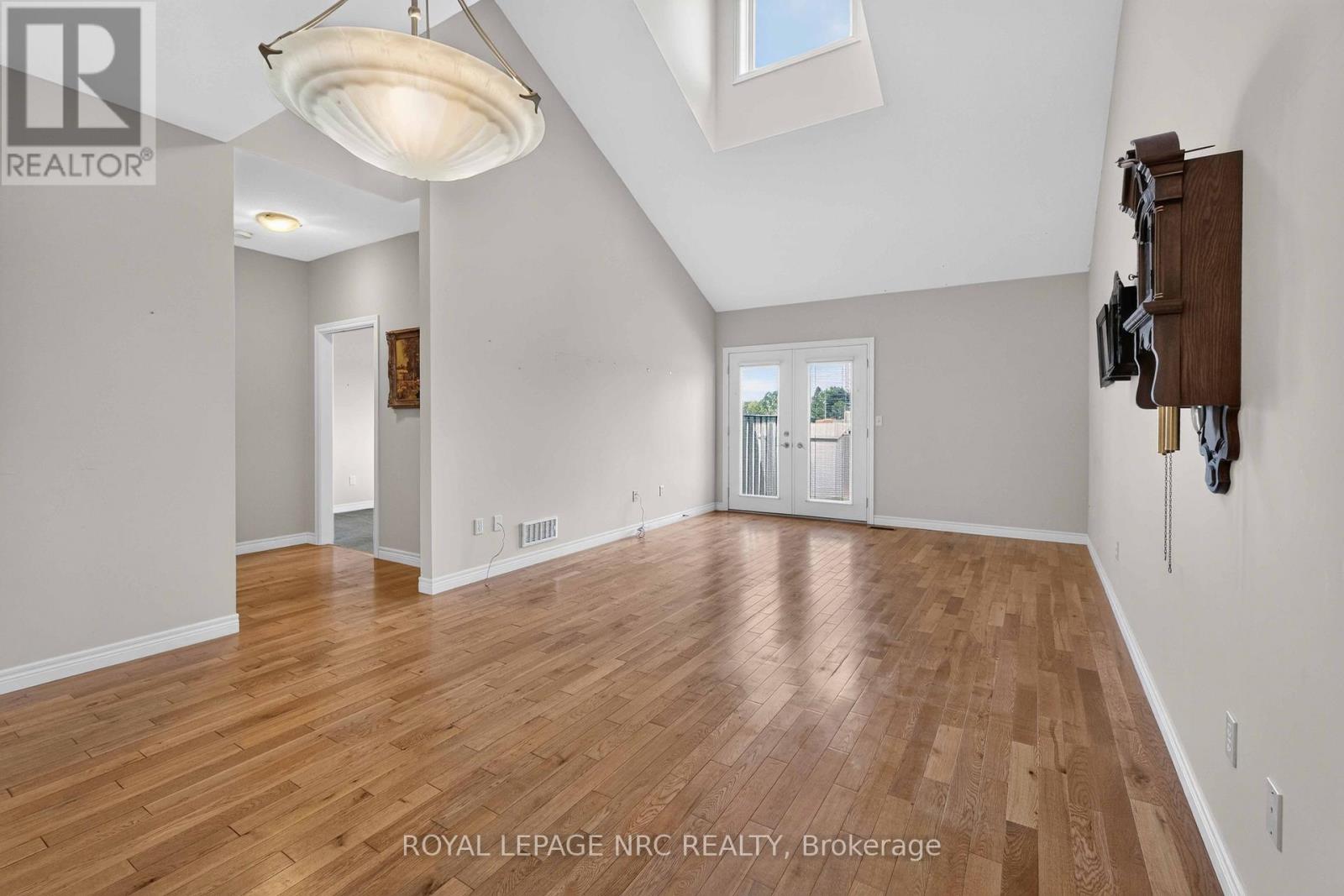 82 MAPLE STREET - 10