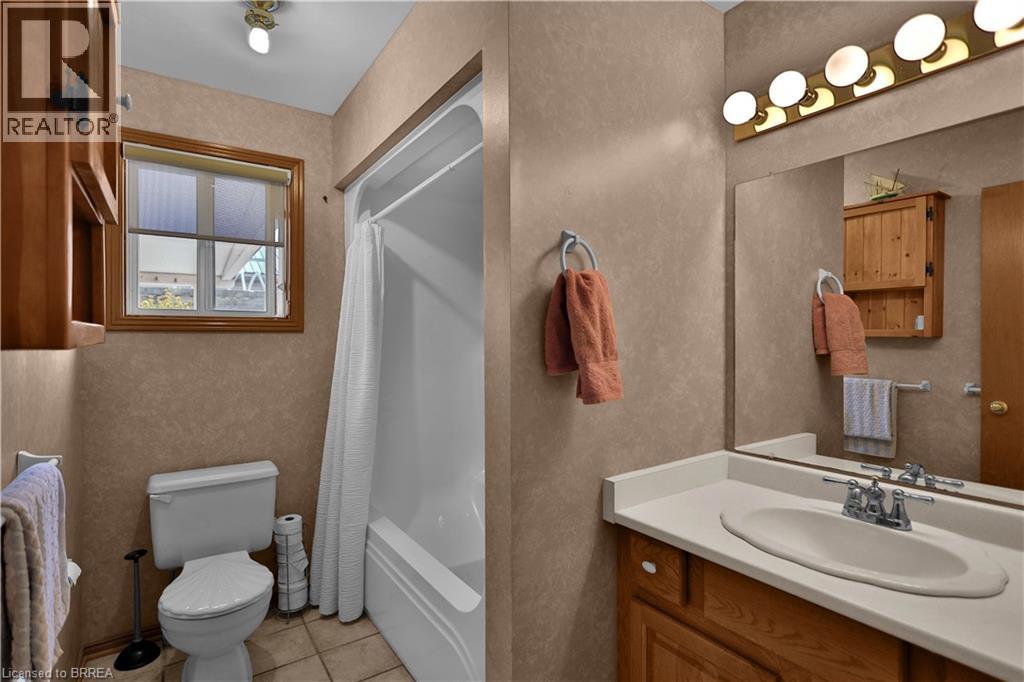 46 ANDERSON Avenue - 21