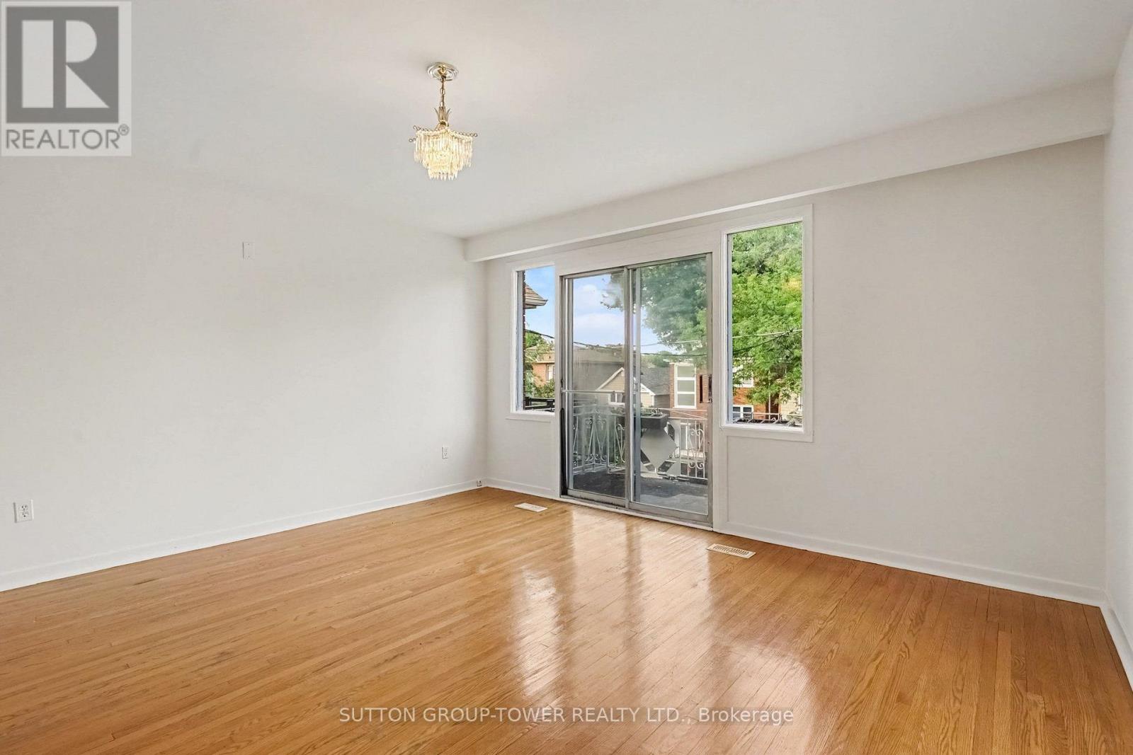 164 ROBINA AVENUE W - 14